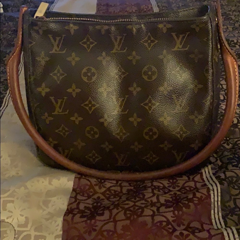 Louis Vuitton Looping MM FOR SALE!!